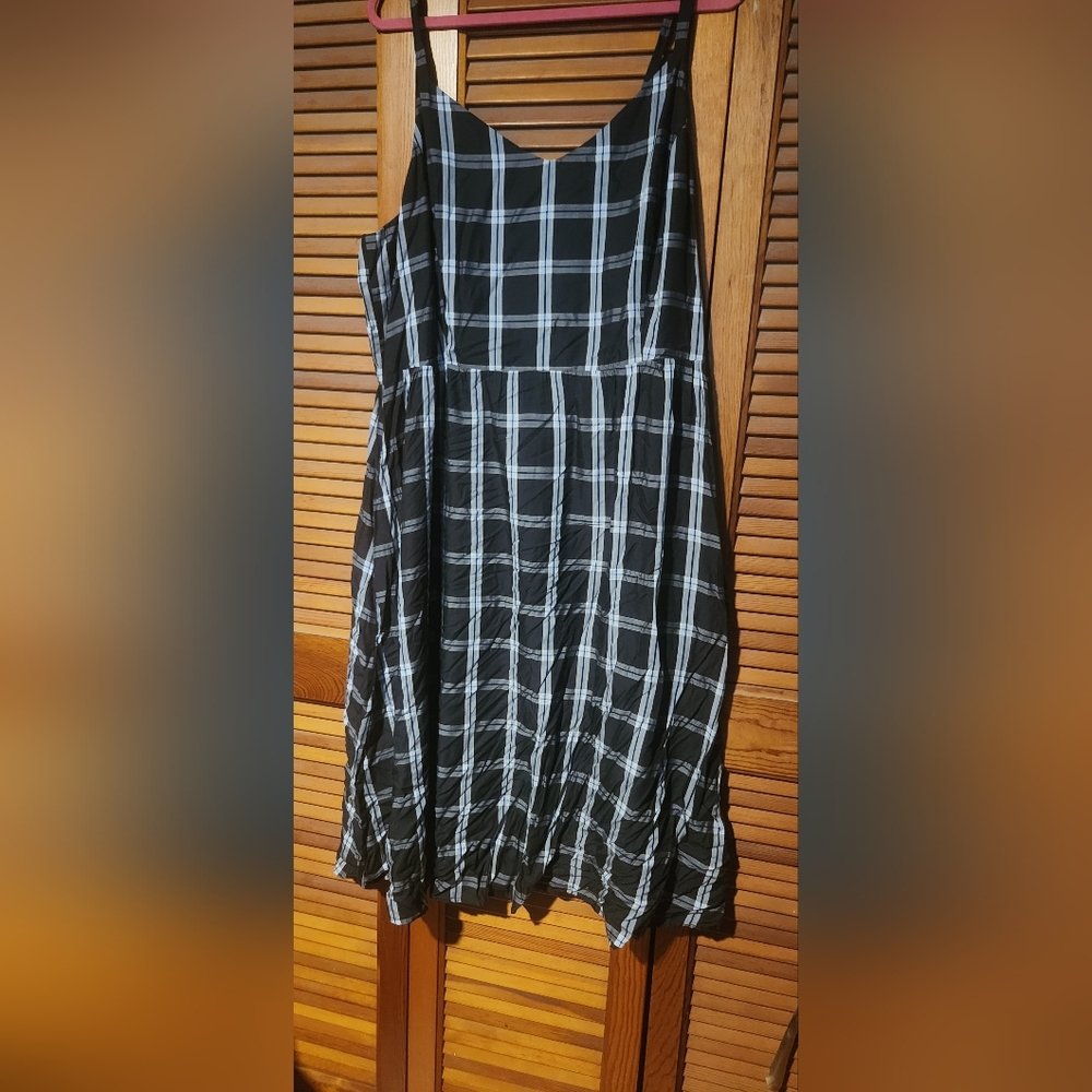 Old Navy Black and White Checkered Midi Dress NWOT